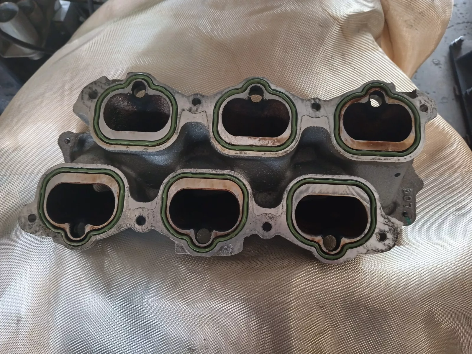 2009 TO 2012 FORD ESCAPE MERCURY MILAN FORD FUZION LOWER INTAKE MANIFOULD V6 3.0 - Image 5