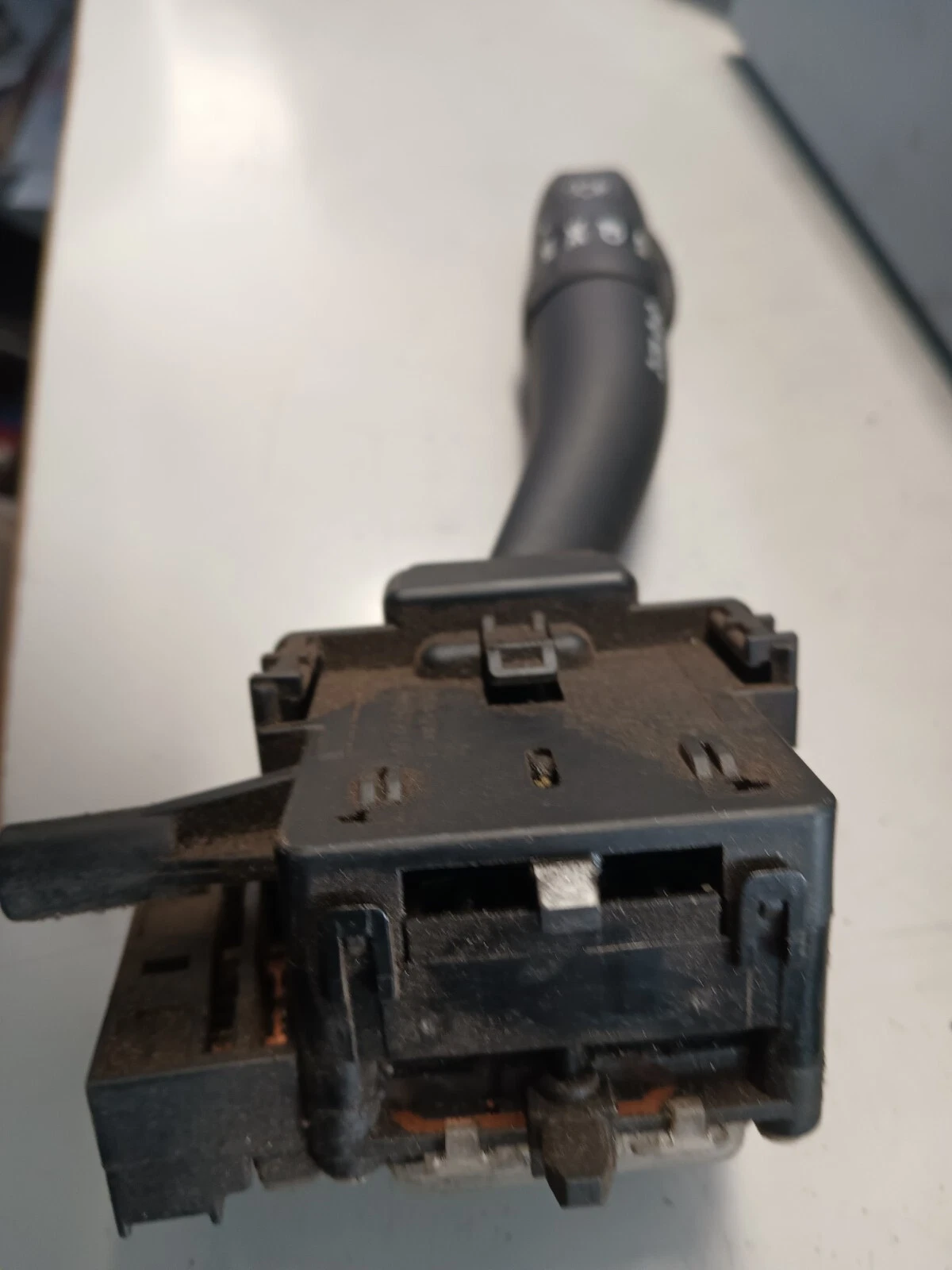 2012 HYUNDAI SANTA FE GLS 2.4L TURNAL SIGNAL SWITCH ORIGINAL - Image 4