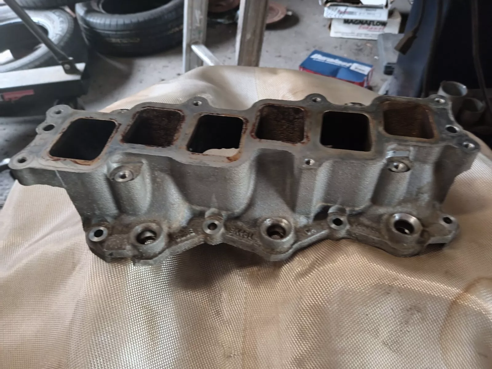 2009 TO 2012 FORD ESCAPE MERCURY MILAN FORD FUZION LOWER INTAKE MANIFOULD V6 3.0 - Image 3