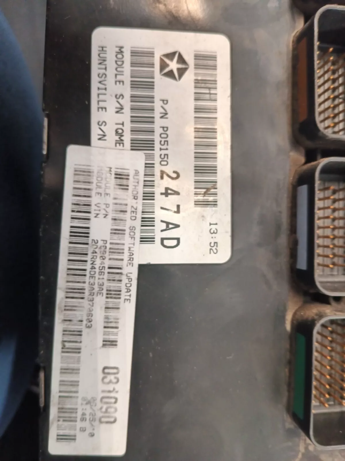 2010 CHRYSLER TOWN AND COUNTRY 3.8 P/N P05150 ECU - Image 4