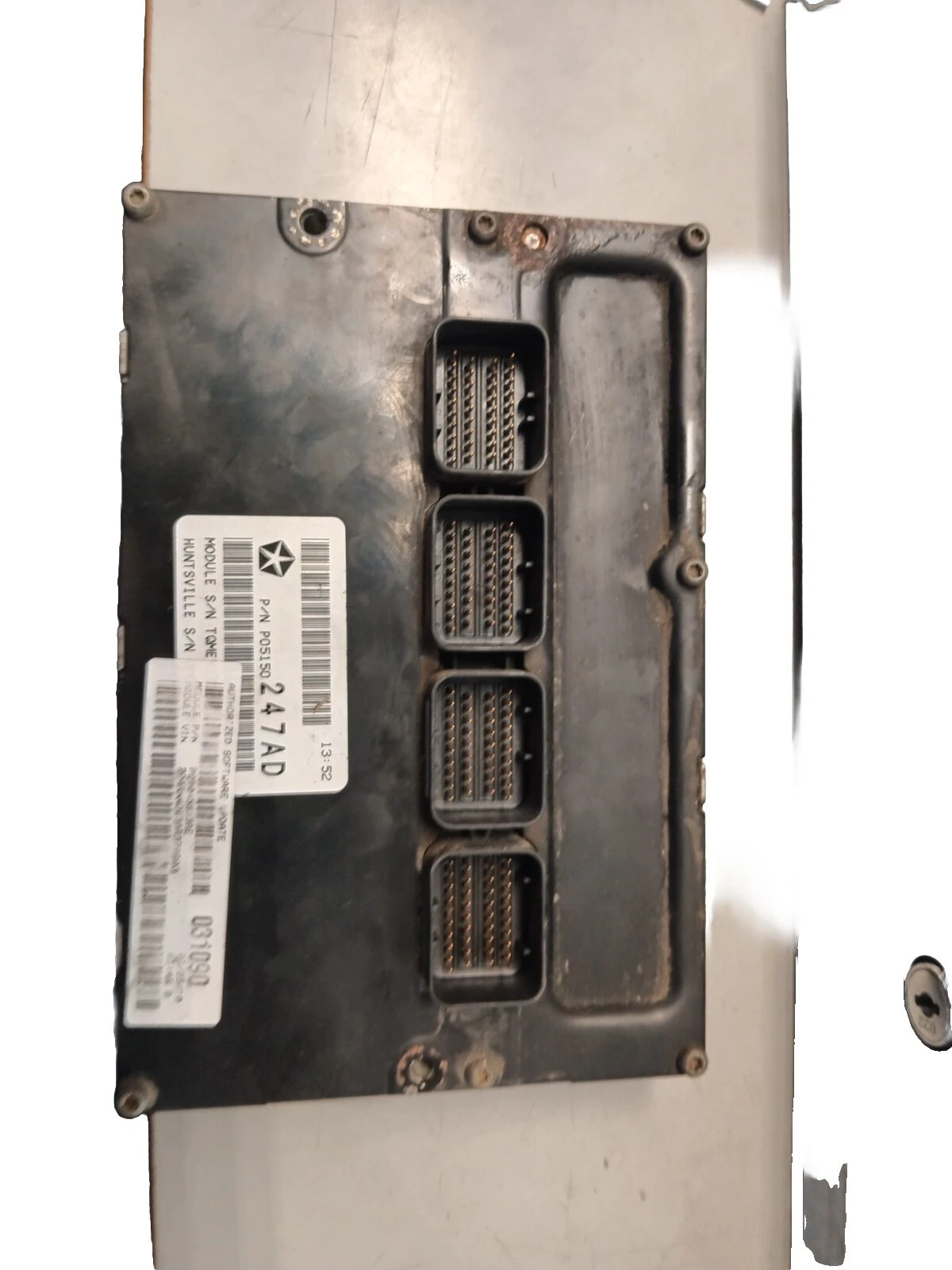 2010 CHRYSLER TOWN AND COUNTRY 3.8 P/N P05150 ECU - Image 8