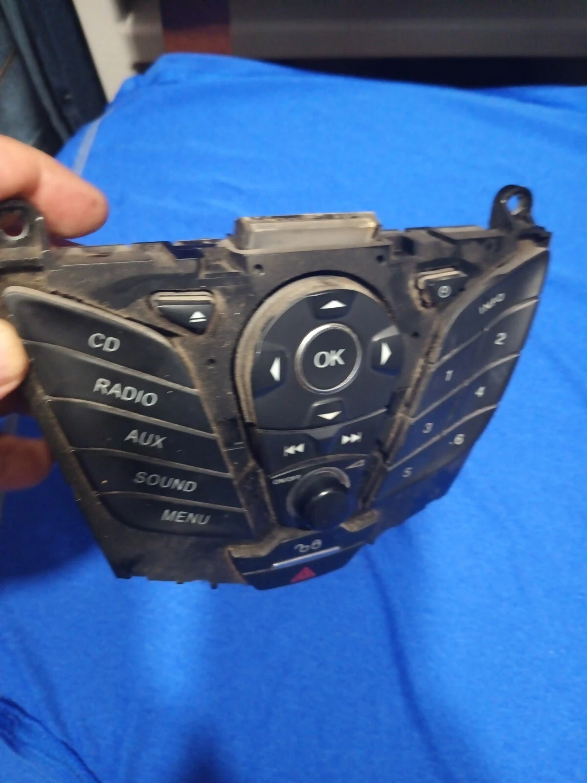 2012 FORD FOCUS 4 DOOR RADIO SELECTOR - Image 7